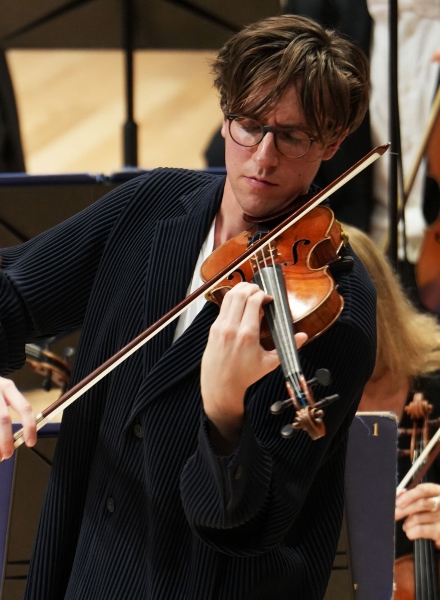Roberto Ruisi cr Alex Burns The Halle