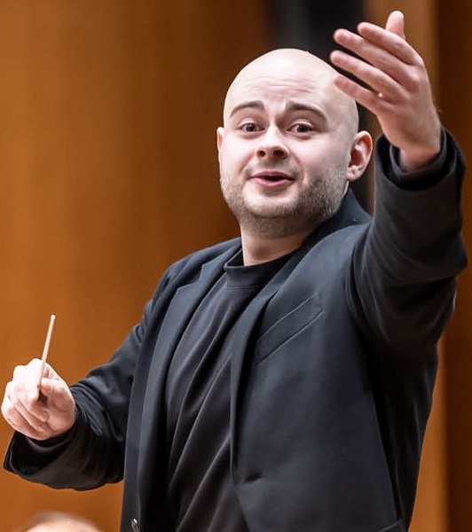Benjamin Voce, conductor. cr Manuel Vidal 