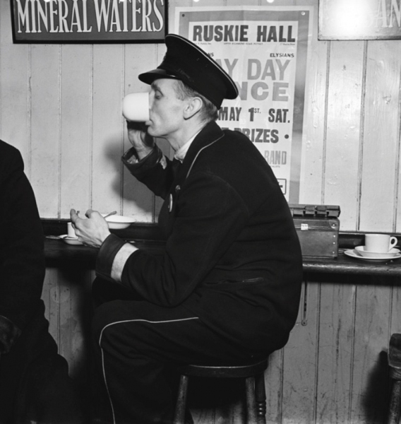 Drinking_tea_in_the_Busmans_Canteen