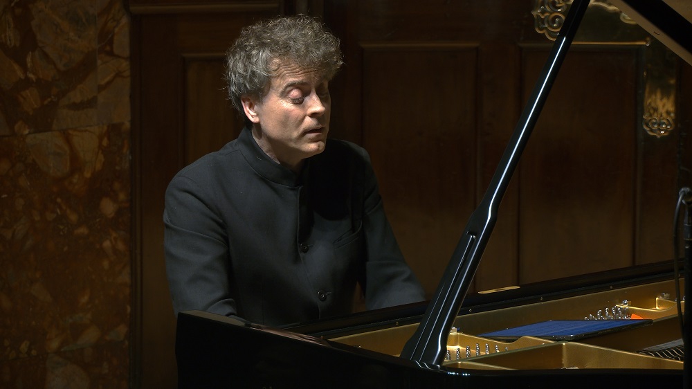 Paul Lewis