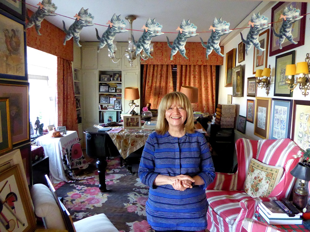 Idil Biret at home