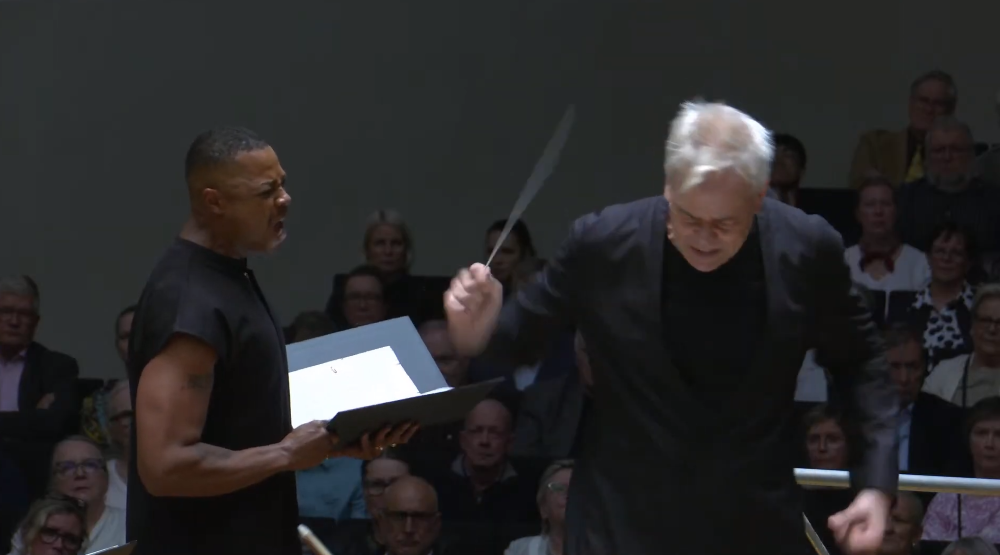 Hannu Lintu and Davone Tines in 'Kullervo'