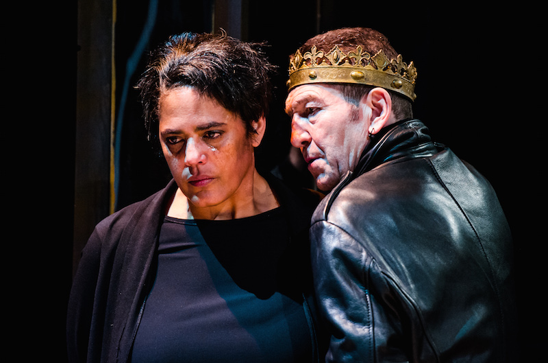 Sara Powell as Queen Elizabeth with Greg Hicks' Richard