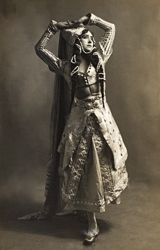 Thamar_Karsavina_1912_phBert_cVA