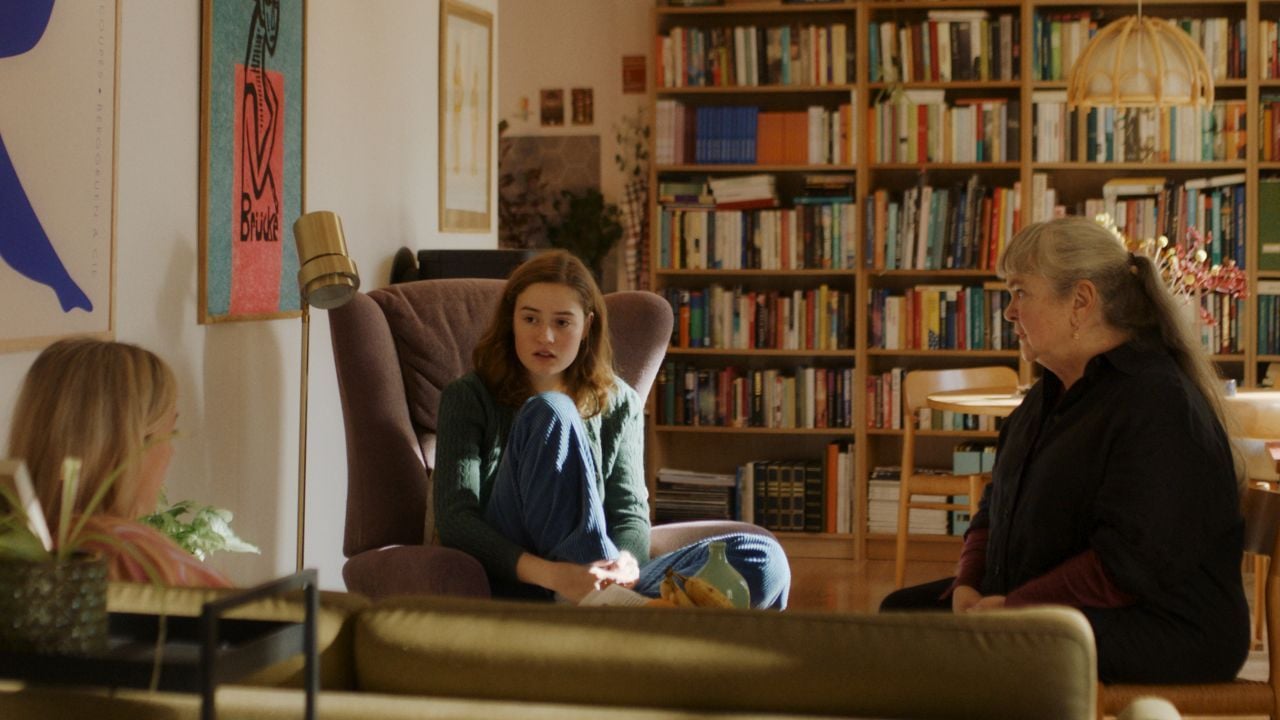 Ella Overbye and Anne Marit Jacobsen in Oslo Stories Trilogy: Dreams