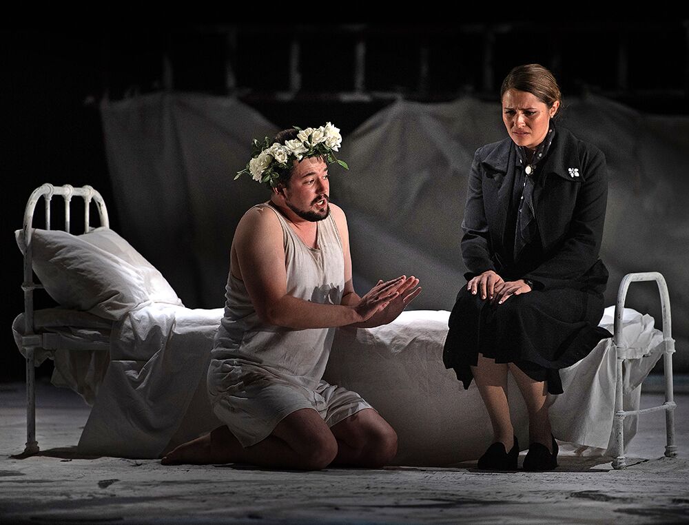 Bedlam scene in The Rake's Progress