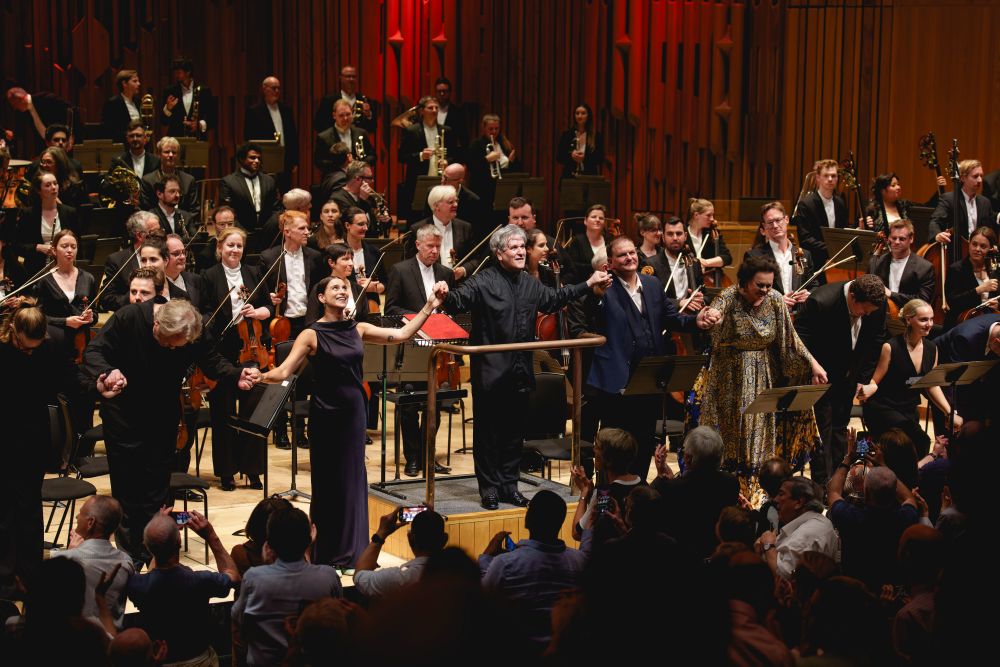 Applause for LSO Salome