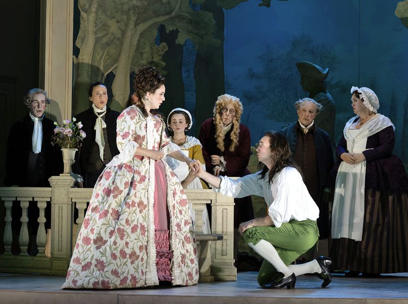 Louise Alder and Huw Montague Rendall in Glyndebourne Figaro