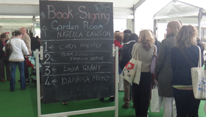Book_signing_trim