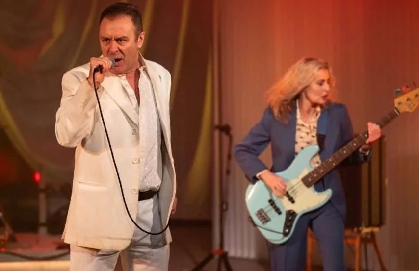 Jon House as Lee Brilleaux and Georgina Field as Sparko in Wilko